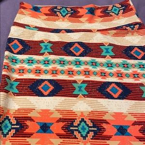 Small Lularoe cassie.